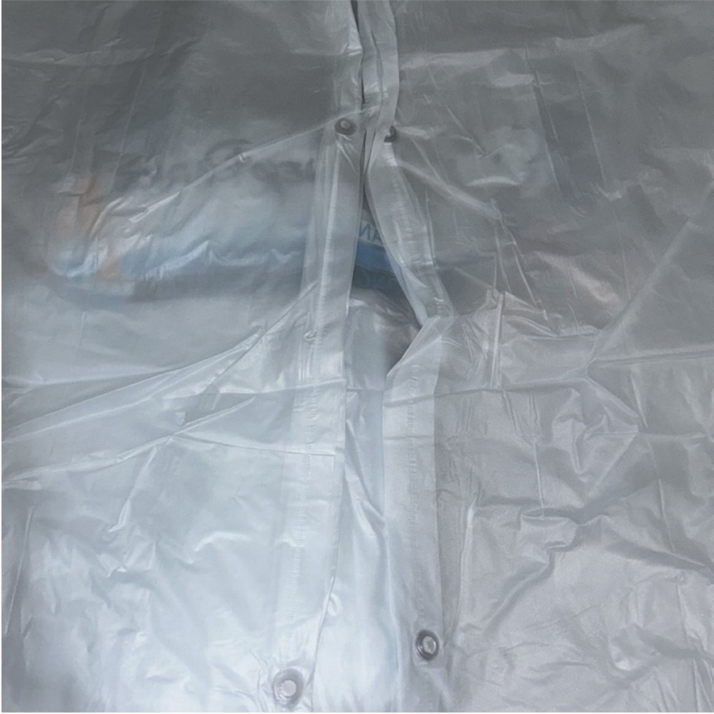❤️🔥Firm Price❤️🔥2 Disney World reusable rain jacket adult size (one size) - Picture 6 of 6
